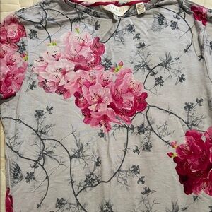 Ted Baker London Fitted, Cap Sleeve Floral Tee, Size 1 (Like New!)